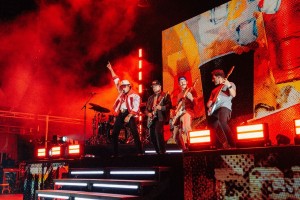 Prismic setzt über 100 GLP JDC1 auf Russell-Dickerson-Tour ein
