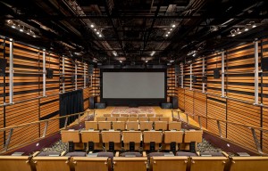 Meyer Sounds Pearson Theatre erhält neues System mit Astrya, Constellation und Dolby Atmos