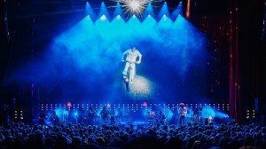 Ed Warren ties Michael Kiwanuka tour together with 174 Chauvet fixtures