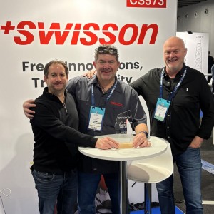 Swisson ehrt Focon Showtechnic als weltweit treuesten Distributor