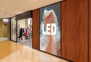 Topregal erweitert Sortiment durch LED-Videowände