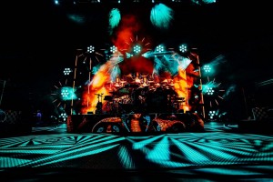 Justin Casey and Helm Projects create transcendent mood for Tash Sultana with Chauvet