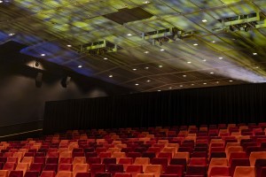 Infinity, Showtec und Wentex verwandeln größten Kinosaal der Niederlande in multifunktionalen Veranstaltungsort